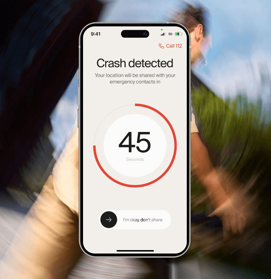 Smartphone scherm met een crashdetectiefunctie en een timer van 45 seconden.