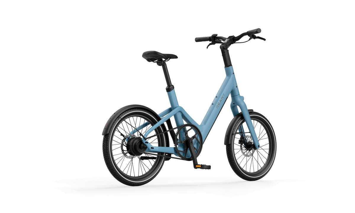 Reany C1 elektrische fiets in lichtblauwe kleur, ideaal voor comfortabel en stijlvol fietsen.