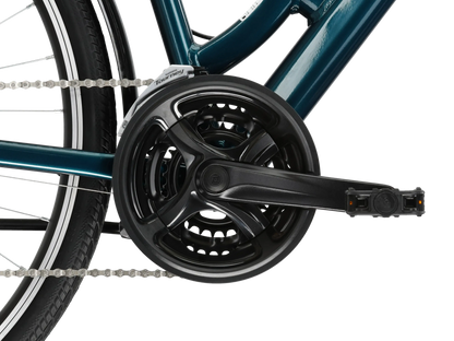 Close-up van de trapas en pedalen van de KR Sentio 2.0 U 28 M fiets, met een modern ontwerp en stevige constructie.