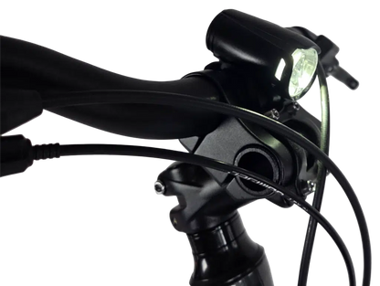 Details van het stuur en de verlichting van de Vezzano 24 RDB kinderfiets met een lichtgewicht aluminium frame.