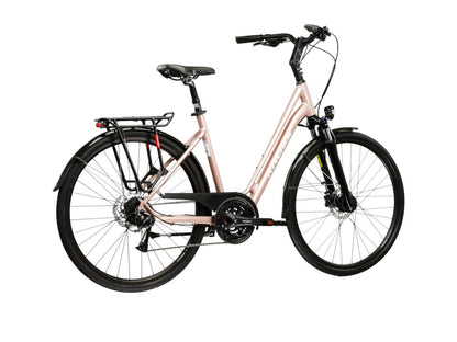 KROSS Sentio 4.0 trekkingfiets in een stijlvolle rosegouden kleur, ideaal voor stads- en trekkingtochten.