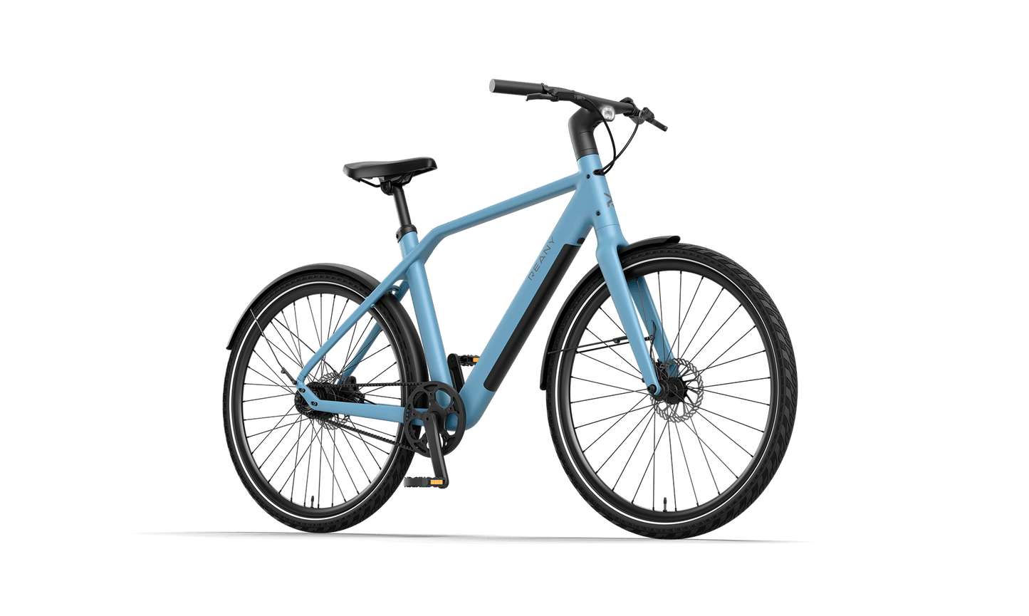 Blauwe fiets met een modern ontwerp, ideaal voor stedelijke ritten en dagelijks gebruik.