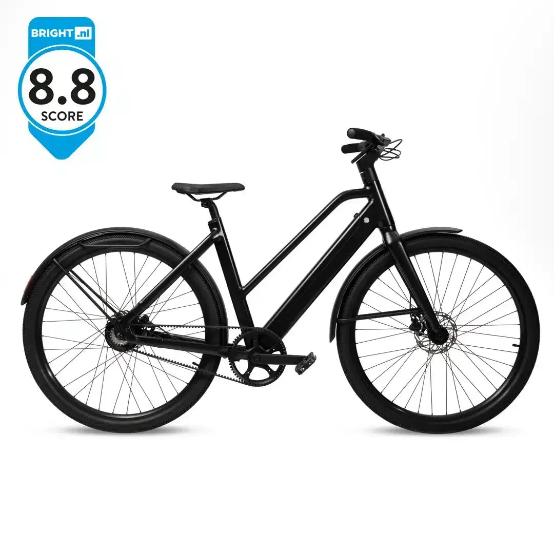 MOEVS Special One ST stijlvolle elektrische fiets met zwarte afwerking, krachtige motor en hoge veiligheidsnorm.