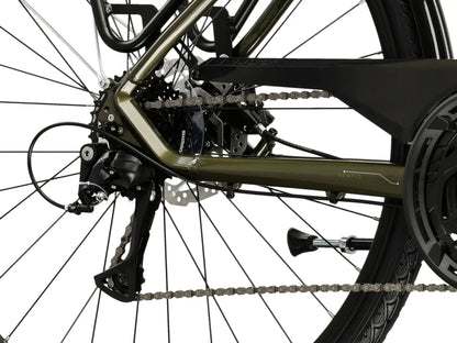Details van de KROSS Sentio 4.0 trekkingfiets met schakelsysteem en ketting.
