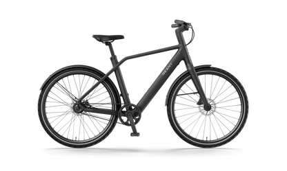 Zwarte moderne fiets met gestroomlijnd ontwerp en sportieve uitstraling, perfect voor stedelijk gebruik.