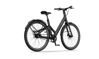 Zwarte W1 GT avontuur e-bike met moderne lijnen en stevige wielen, ideaal voor elke fietstocht.