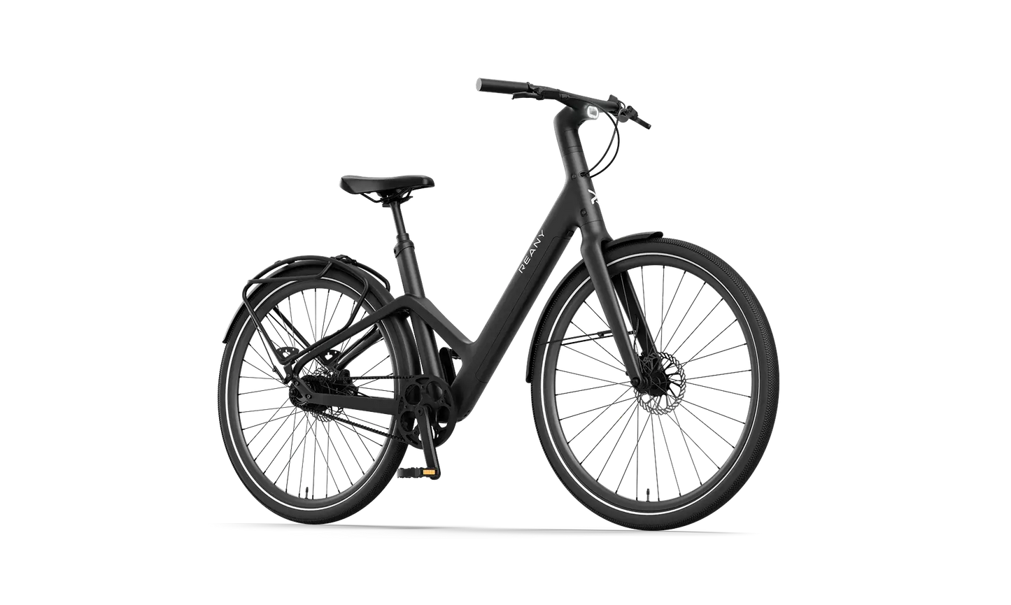 W1 GT avontuur e-bike in zwart met stijlvol ontwerp en brede velgen, klaar voor avontuur en dagelijks gebruik.