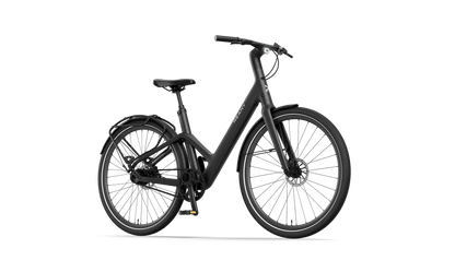 W1 GT avontuur e-bike in zwart met stijlvol ontwerp en brede velgen, klaar voor avontuur en dagelijks gebruik.